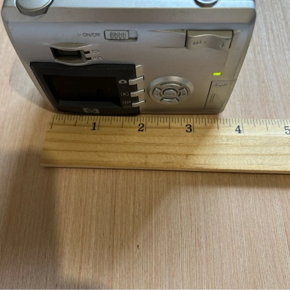 HP Photosmart 8886 Camera Tested w/Docking Station Untested Turns On-Read Below